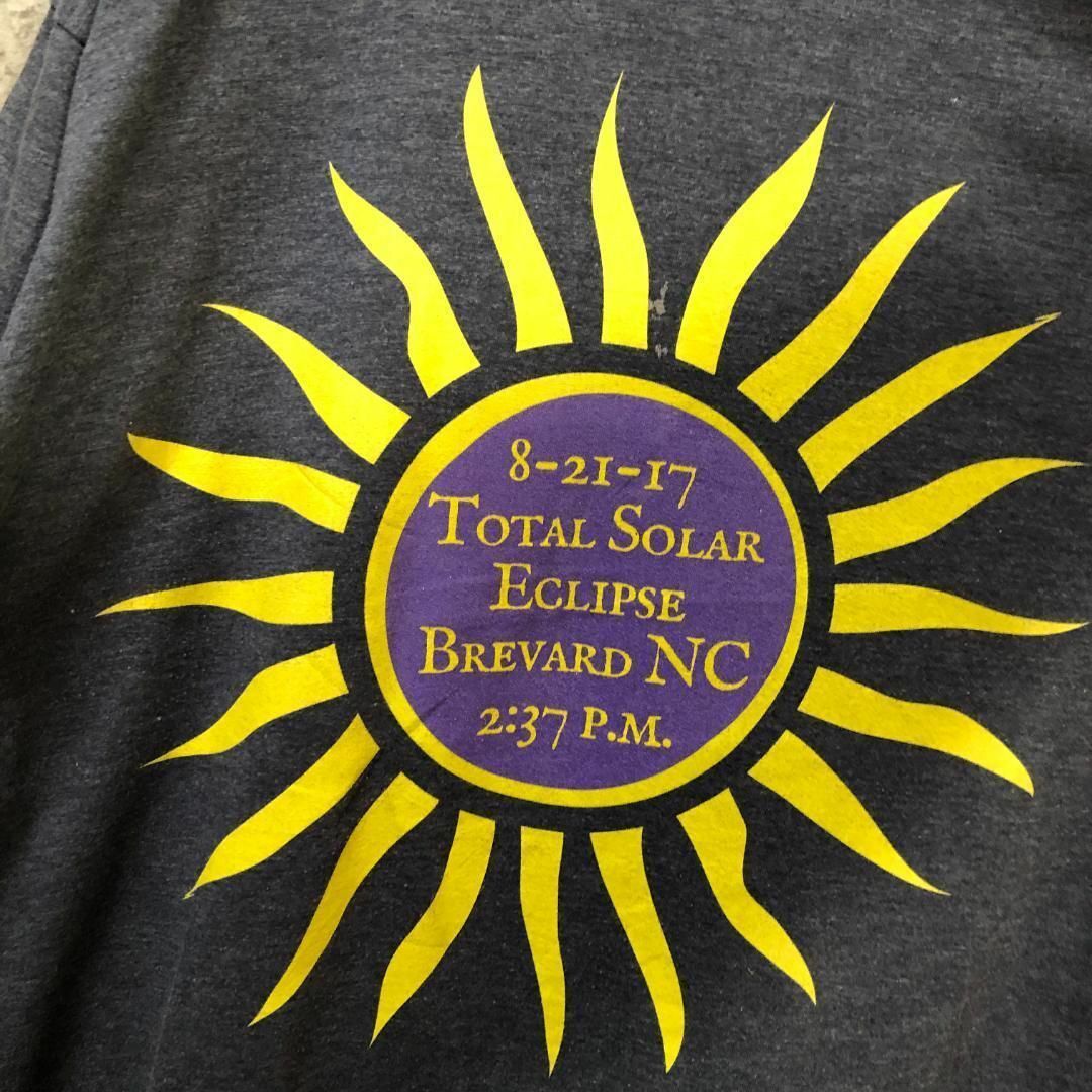 TOTAL SOLAR 太陽 企業ロゴ USA輸入 ビック Tシャツ メンズのトップス(Tシャツ/カットソー(半袖/袖なし))の商品写真