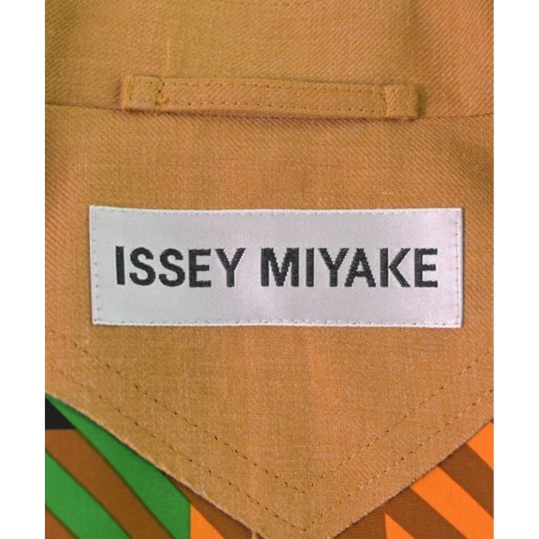 ISSEY MIYAKE(イッセイミヤケ)のISSEY MIYAKE イッセイミヤケ コート（その他） 2(M位) キャメル 【古着】【中古】 レディースのジャケット/アウター(その他)の商品写真