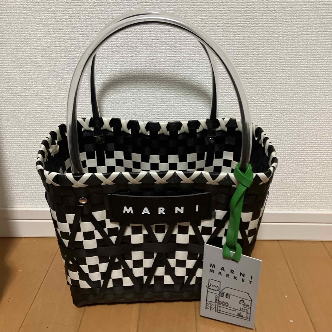 Marni(マルニ)のマルニ🖤‎🤍MARNIカゴバッグマーケット レディースのバッグ(かごバッグ/ストローバッグ)の商品写真