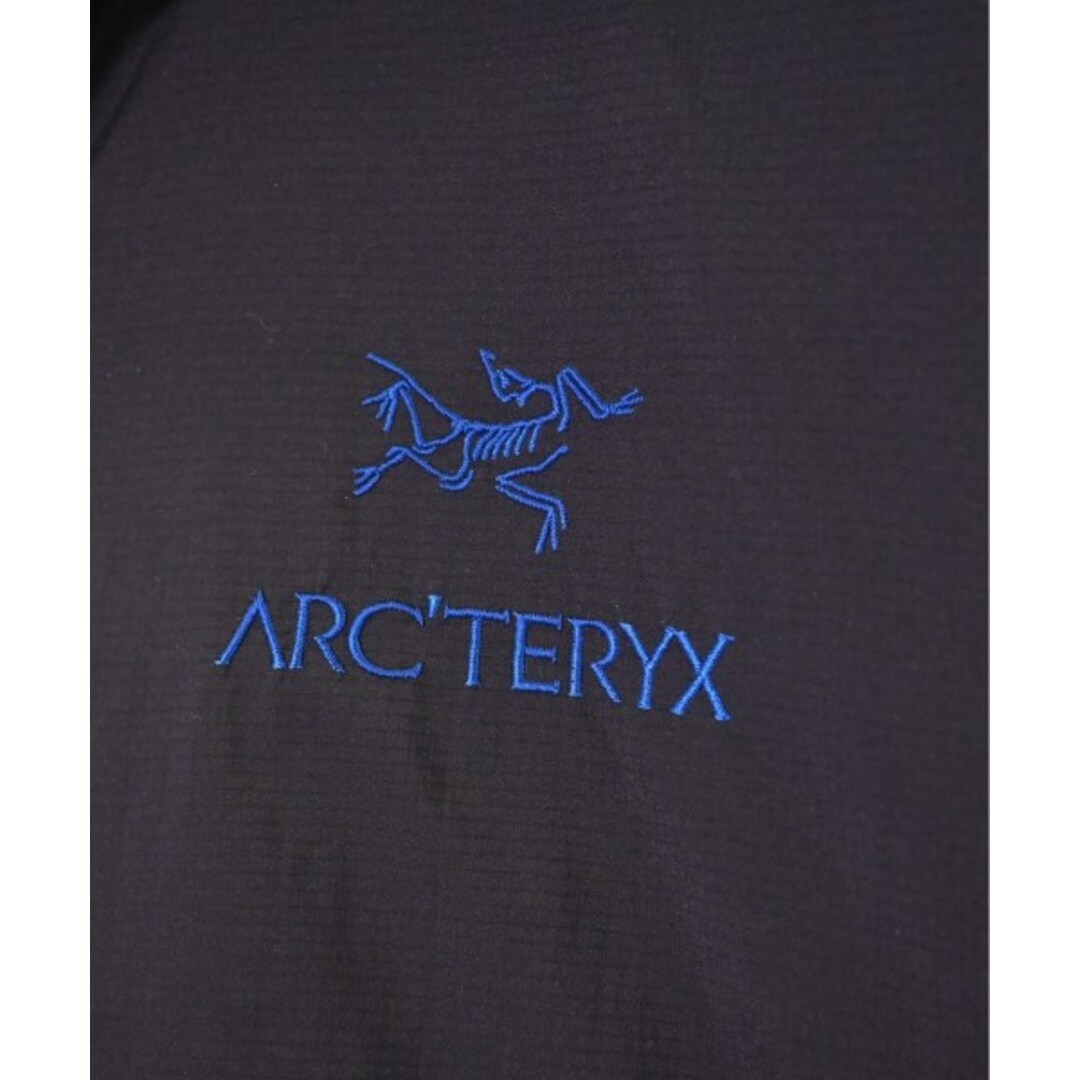 ARC'TERYX(アークテリクス)のARC'TERYX アークテリクス マウンテンパーカー M 黒x紺x青 【古着】【中古】 メンズのジャケット/アウター(マウンテンパーカー)の商品写真