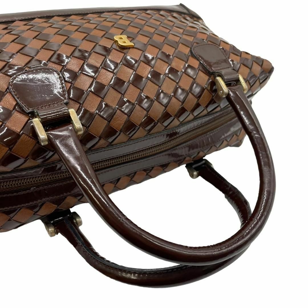 Bally(バリー)のBALLY　バリー　S97　パテントレザー　ハンドバッグ　ブラウン　編み込み レディースのバッグ(ハンドバッグ)の商品写真