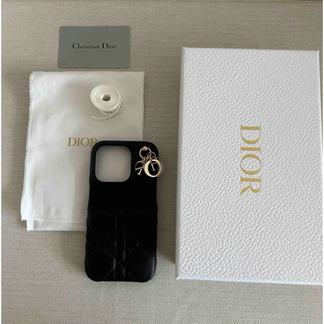 Christian Dior(クリスチャンディオール)のクリスチャンディオール⭐︎Lady Dior iPhone 15 Proケース スマホ/家電/カメラのスマホアクセサリー(iPhoneケース)の商品写真