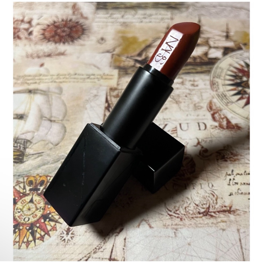 NARS(ナーズ)のNARS オーディシャスリップスティック 9477 コスメ/美容のベースメイク/化粧品(口紅)の商品写真