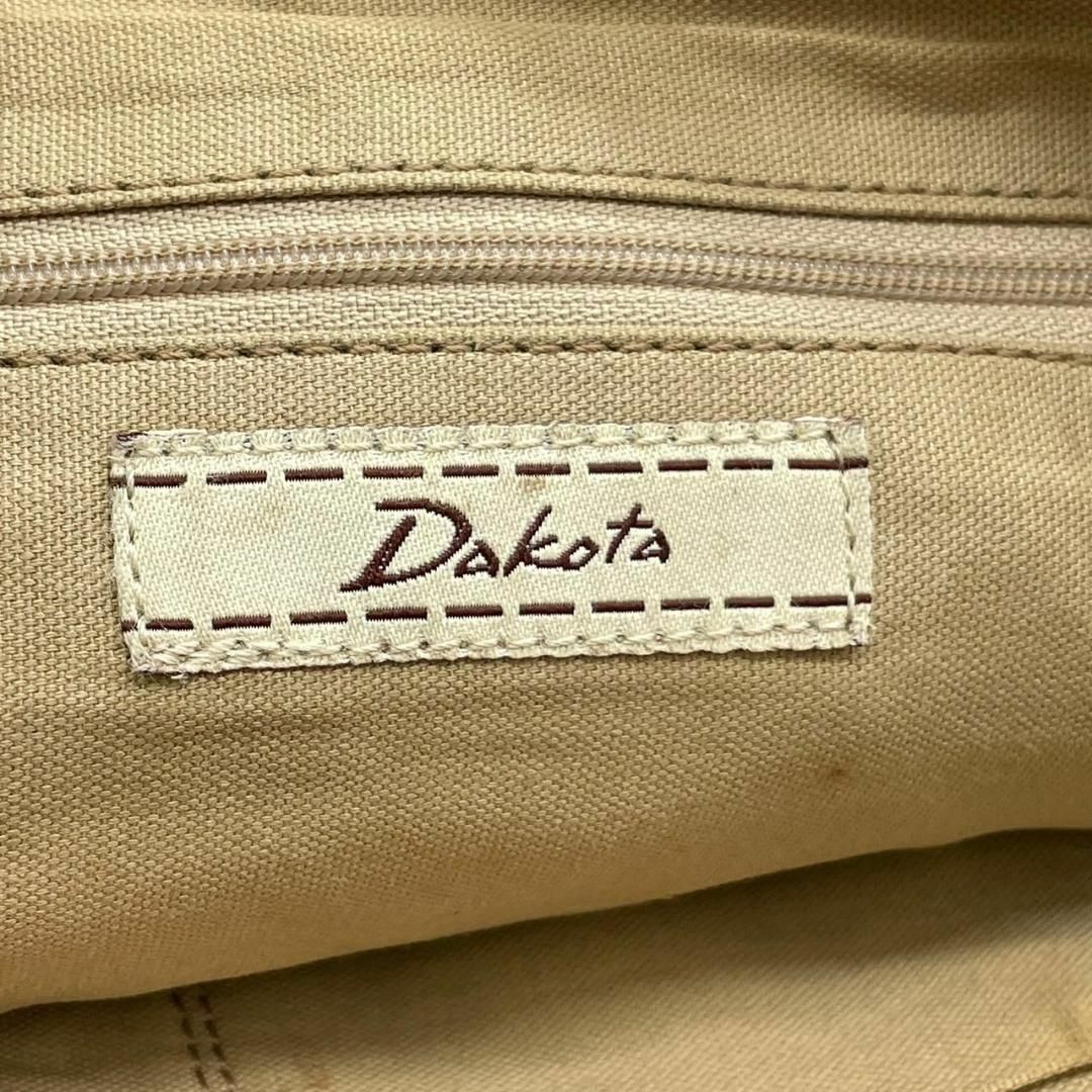 Dakota(ダコタ)のDakota　ダコタ　S5　キューブ　ショルダーバッグ　レザー　赤　クロスボディ レディースのバッグ(ショルダーバッグ)の商品写真