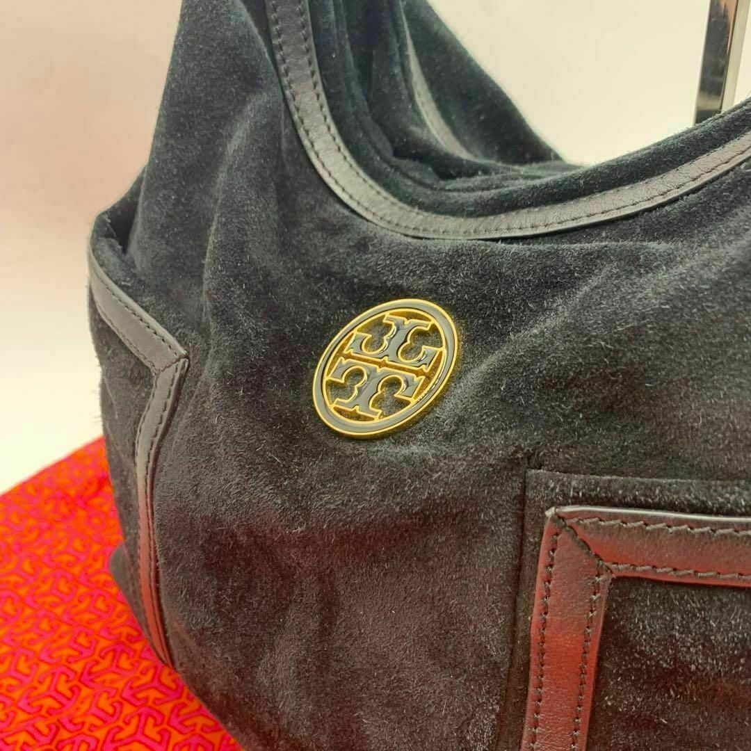 Tory Burch(トリーバーチ)のトリーバーチ スウェード レザー ワンショルダーバック 黒 ブラック ロゴ レディースのバッグ(ショルダーバッグ)の商品写真