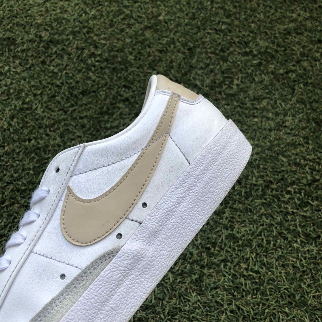 NIKE(ナイキ)の美品25 NIKE BLAZER LOW '77 ナイキ ブレザーローHA183 レディースの靴/シューズ(スニーカー)の商品写真