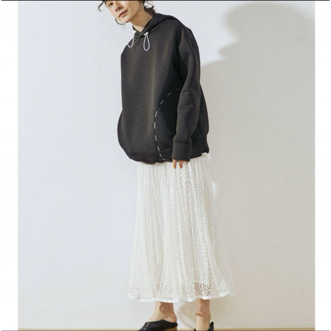 UN3D.(アンスリード)のUN3D メッシュオリガミプリーツスカート 36 ホワイト レディースのスカート(ロングスカート)の商品写真