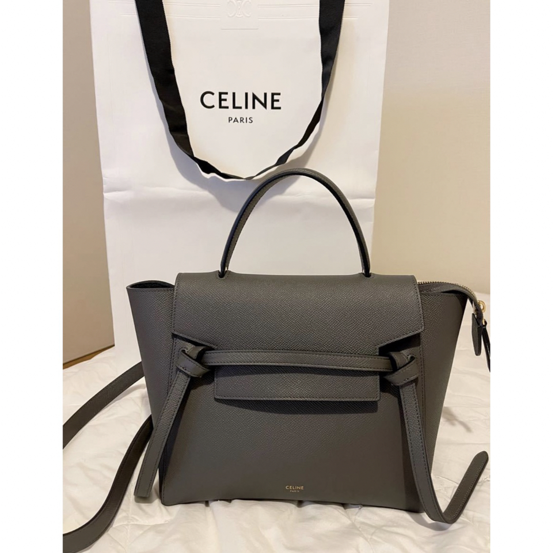 celine(セリーヌ)の【ほぼ未使用】新ロゴ　セリーヌ　ベルトバッグ　マイクロ　グレー　CELINE レディースのバッグ(ショルダーバッグ)の商品写真