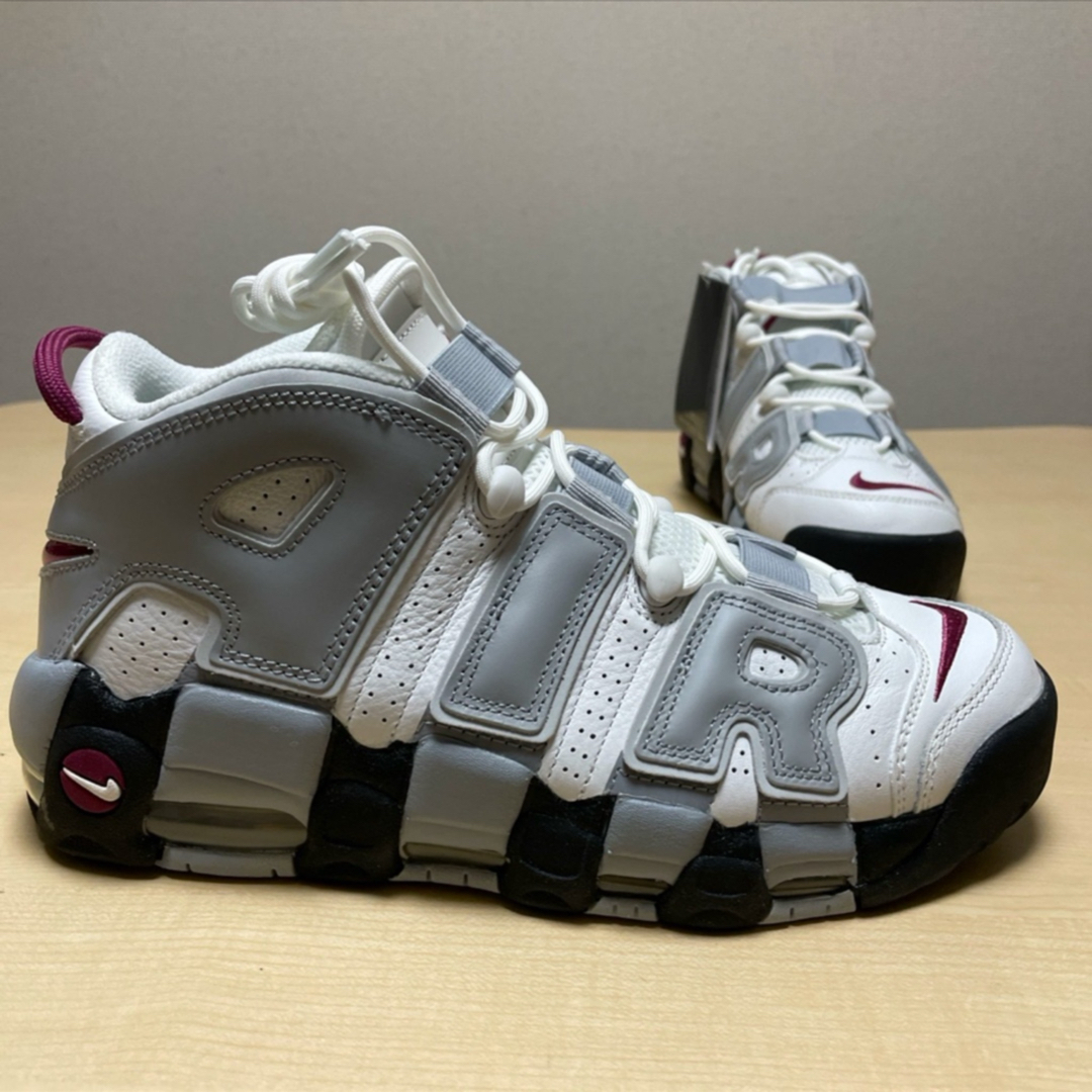 NIKE(ナイキ)のNIKE WMNS AIR MORE UPTEMPO 'ROSEWOOD' メンズの靴/シューズ(スニーカー)の商品写真