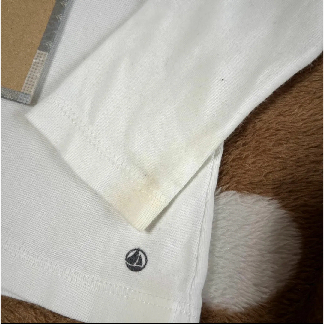 PETIT BATEAU(プチバトー)のプチバトー　長袖　白　ホワイト キッズ/ベビー/マタニティのベビー服(~85cm)(シャツ/カットソー)の商品写真