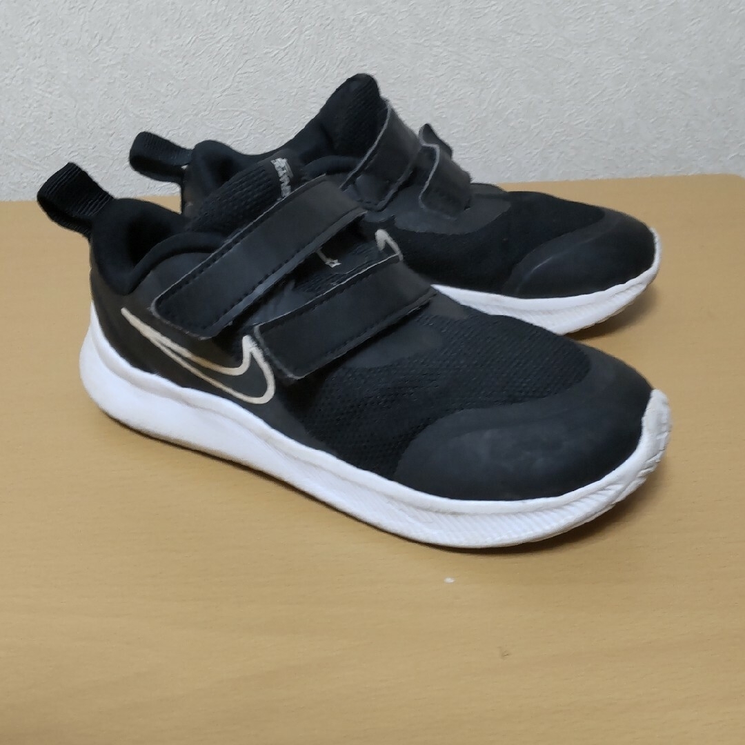 NIKE(ナイキ)のナイキ　子供用　スニーカー キッズ/ベビー/マタニティのキッズ靴/シューズ(15cm~)(スニーカー)の商品写真