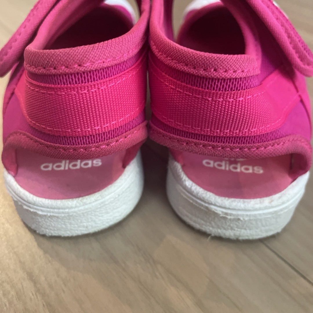 adidas(アディダス)のadidas ベビー　キッズ　サンダル　スリッポン　ピンク　14センチ キッズ/ベビー/マタニティのキッズ靴/シューズ(15cm~)(サンダル)の商品写真