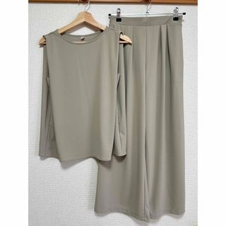 ユニクロ(UNIQLO)のユニクロ　クレープジャージーT ワイドパンツ　セットアップ(セット/コーデ)