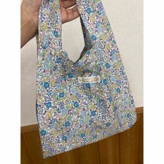 ハンドメイド　エコバッグ　コンビニサイズ　小花柄　ブルー(エコバッグ)