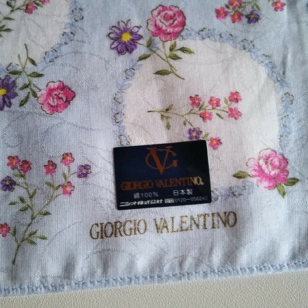 VALENTINO(ヴァレンティノ)のGIORGIO  VALENTINO　ハンカチ　バレンチノ レディースのファッション小物(ハンカチ)の商品写真