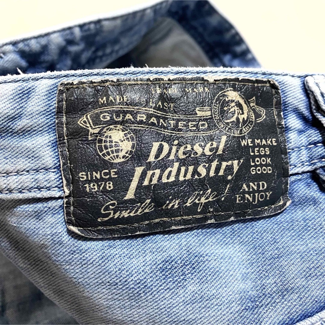 DIESEL(ディーゼル)のDIESEL ディーゼル KROSHORT デニム ハーフパンツ サイズ30 メンズのパンツ(ショートパンツ)の商品写真