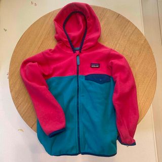 パタゴニア(patagonia)のパタゴニア　patagonia フリース　パーカー　キッズ　5T(ジャケット/上着)