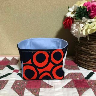 マリメッコ(marimekko)のマリメッコ    生地　ハンドメイド　シールトラプータルハ他　キューブBOX(その他)