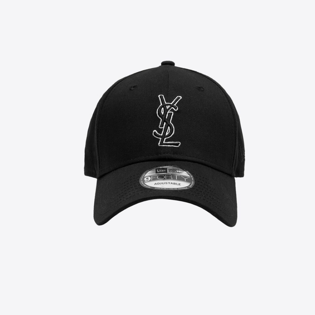 Yves Saint Laurent(イヴサンローラン)のサンローラン 帽子 NEWERA ニューエラ キャップ レディースの帽子(キャップ)の商品写真