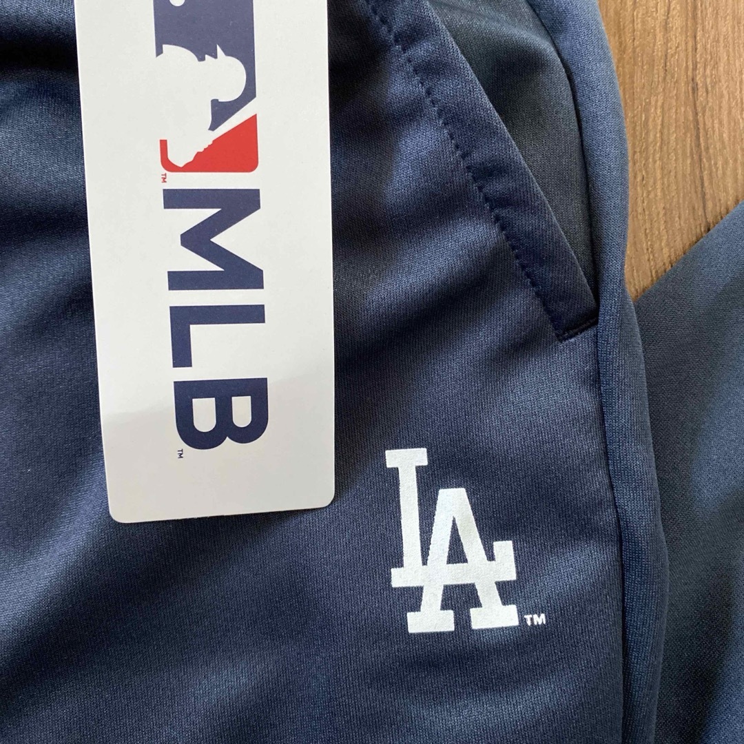 MLB(メジャーリーグベースボール)の新品　メンズ　MLB LA ドジャース　ロングパンツ　Mサイズ　DRY メンズのパンツ(その他)の商品写真