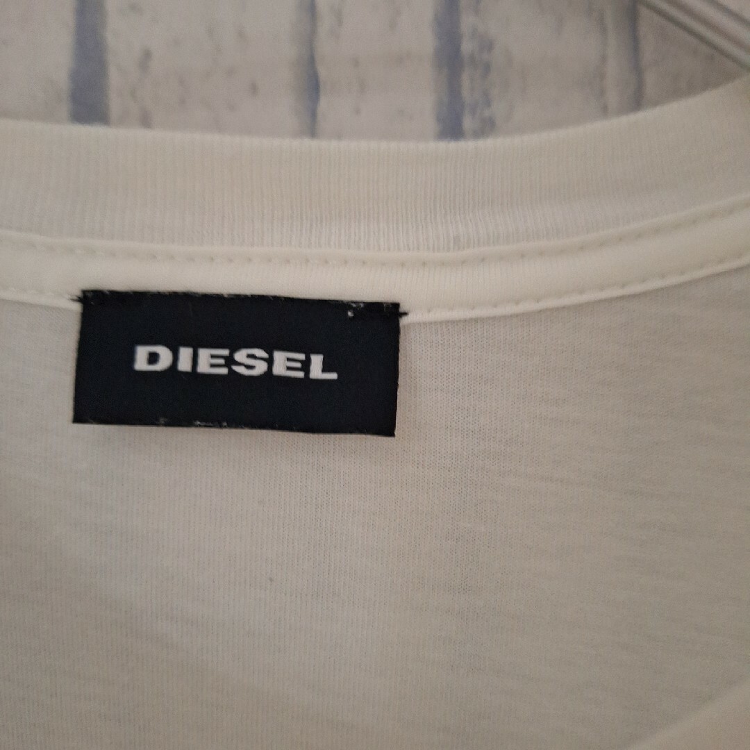 DIESEL(ディーゼル)のDIESEL　ディーゼル　剥がれロゴプリントTシャツ 　ホワイト　Sサイズ メンズのトップス(Tシャツ/カットソー(半袖/袖なし))の商品写真