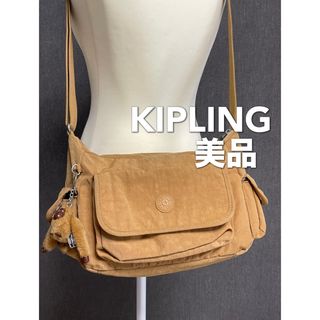 キプリング(kipling)のキプリング KIPLING 斜め掛け ショルダーバッグ　チャーム付き　美品(ショルダーバッグ)