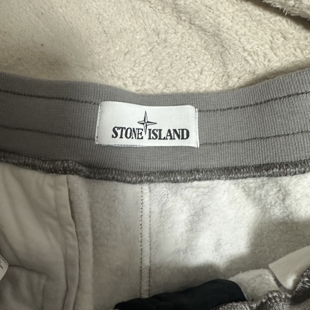 STONE ISLAND(ストーンアイランド)のstoneisland 21aw MIXED MEDIA short pant メンズのパンツ(ショートパンツ)の商品写真