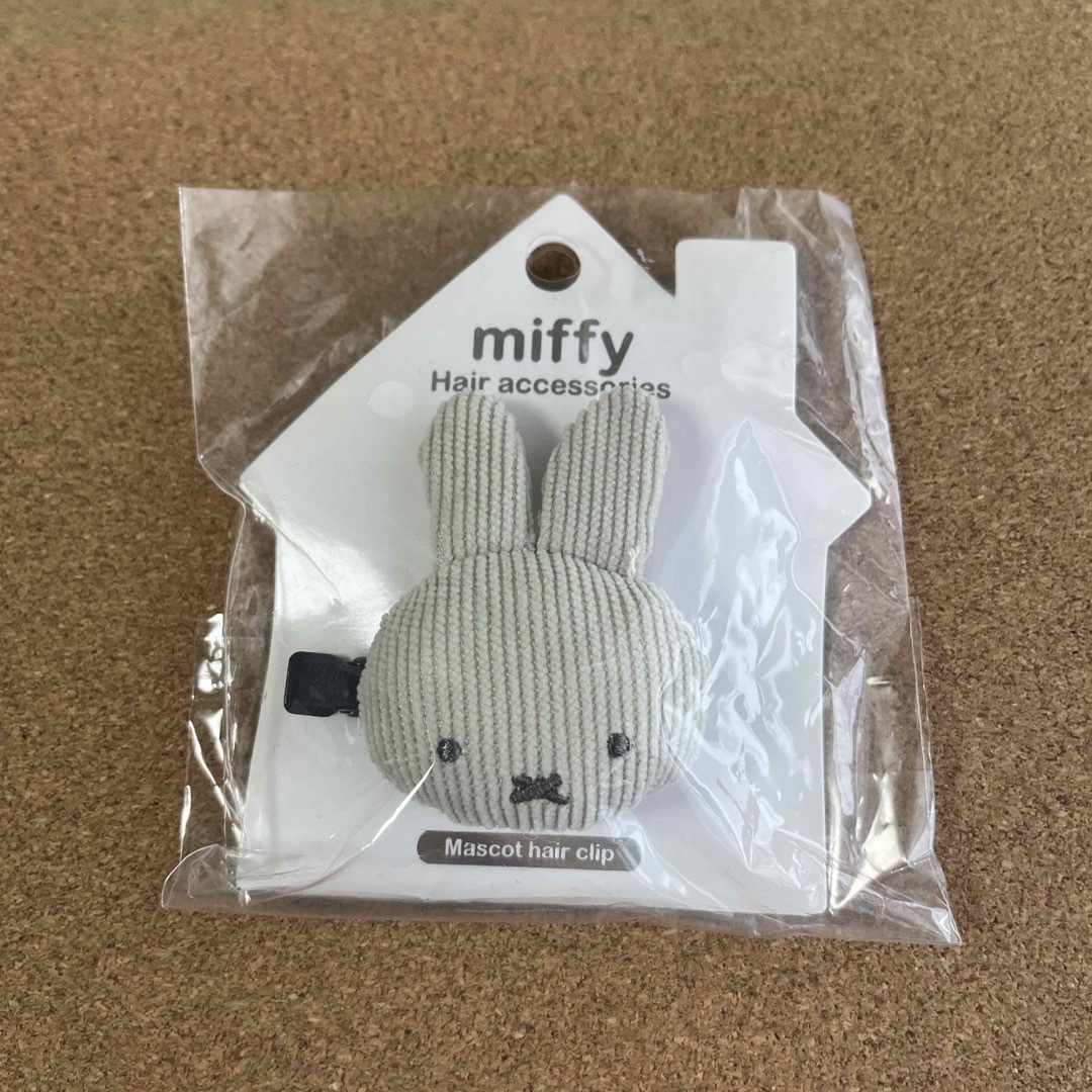 miffy(ミッフィー)のミッフィー マスコット 前髪クリップ  IVORY アイボリー レディースのヘアアクセサリー(バレッタ/ヘアクリップ)の商品写真