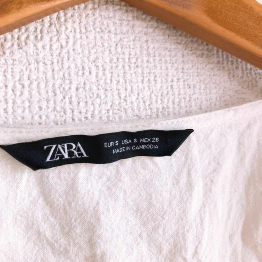 ZARA(ザラ)のZARA♡リネン生地半袖カットソー♡オフホワイトS♡シンプルコーデ♡袖フリルザラ レディースのトップス(シャツ/ブラウス(半袖/袖なし))の商品写真