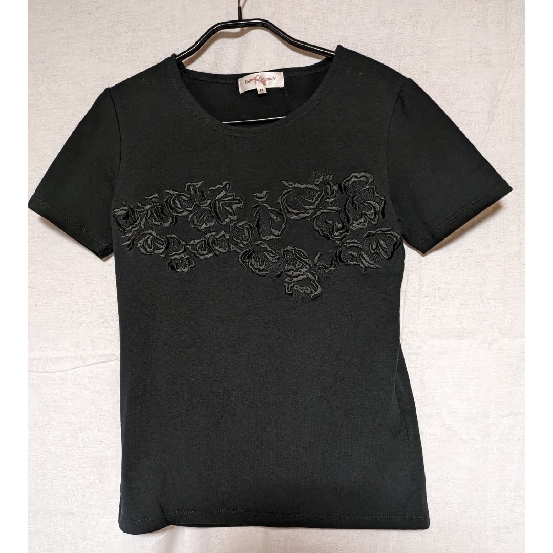 未使用花柄刺繍ストレッチ半袖TシャツMサイズブラック レディースのトップス(Tシャツ(半袖/袖なし))の商品写真