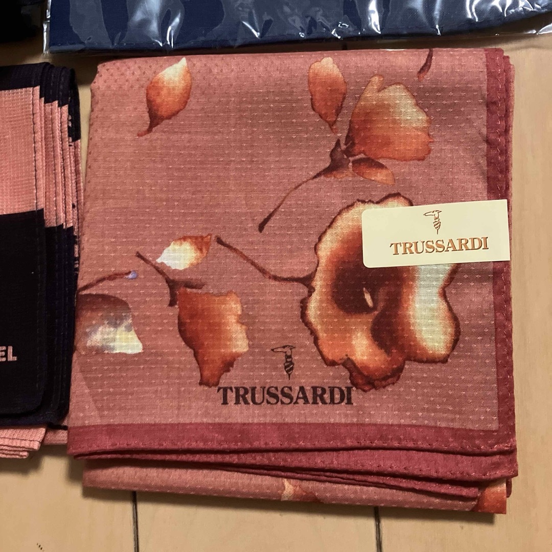 Trussardi(トラサルディ)のトラサルデイ、コムサ、ソニアリキエル、ハンカチセット レディースのファッション小物(ハンカチ)の商品写真