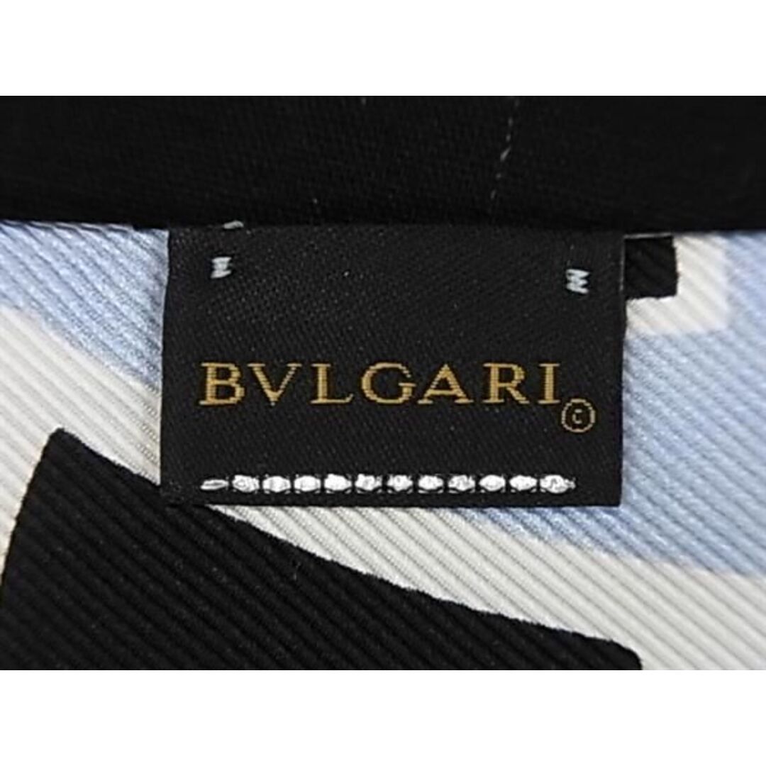 BVLGARI(ブルガリ)の■新品■未使用■ BVLGARI ブルガリ セルペンティ シルク ツイリー リボンスカーフ スカーフリング ライトブルー系 ゴールド系 AS9609  メンズのファッション小物(その他)の商品写真