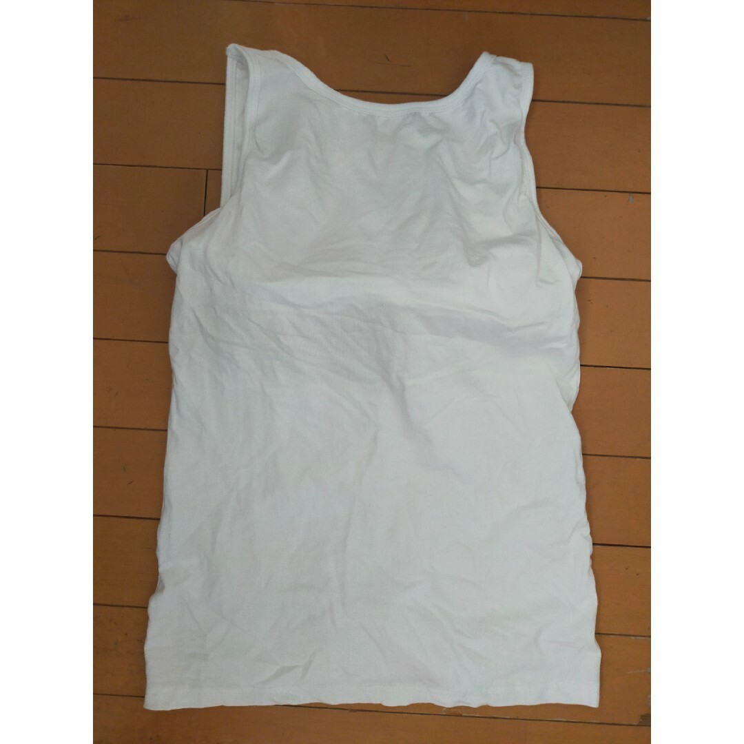 カップ付きタンクトップ　白　Mくらい　12 レディースの下着/アンダーウェア(アンダーシャツ/防寒インナー)の商品写真