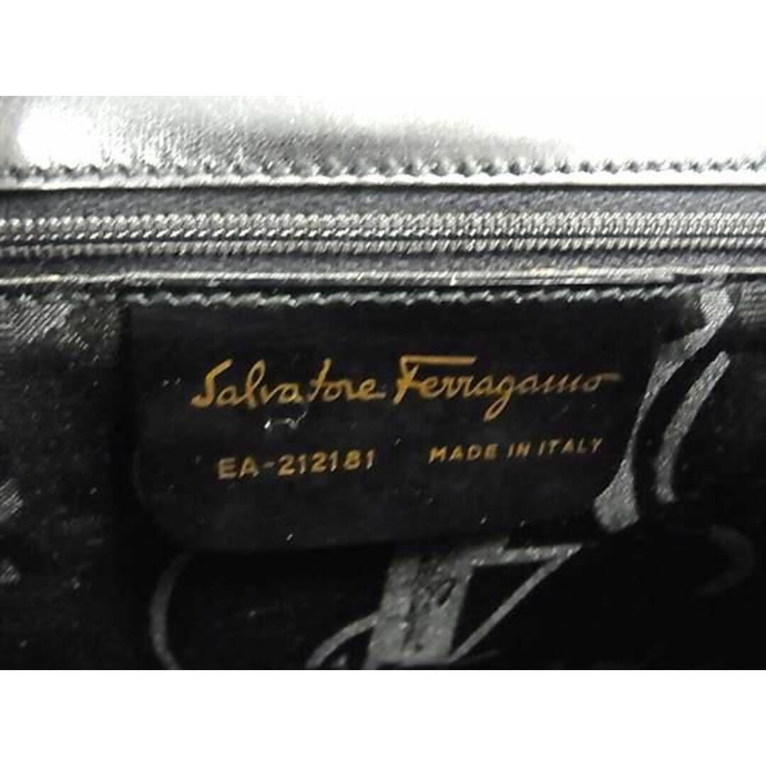 Salvatore Ferragamo(サルヴァトーレフェラガモ)の■極美品■ Salvatore Ferragamo フェラガモ EA 212181 ガンチーニ レザー 2WAY ワンハンドル ハンドバッグ ショルダー ブラック系 AW5619 レディースのバッグ(ハンドバッグ)の商品写真