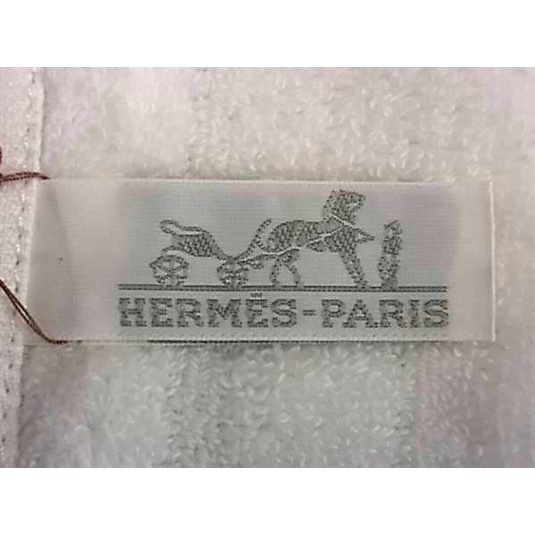 Hermes(エルメス)の■新品■未使用■ HERMES エルメス ステアーズ コットン100％ ハンドタオル ハンカチ ２点セット ホワイト系×オレンジ系 AS9730 レディースのファッション小物(その他)の商品写真