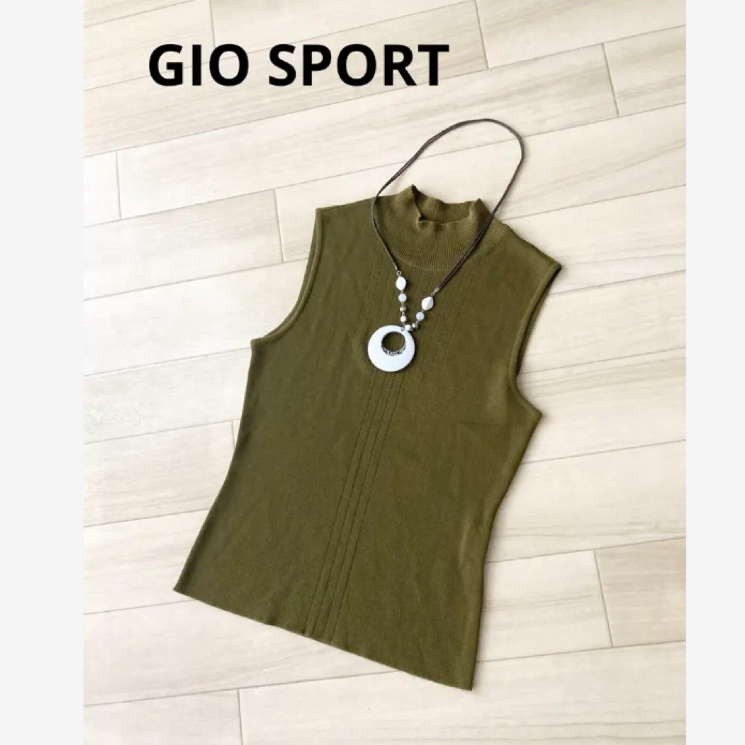 GIO SPORT(ジオスポーツ)のカーキノースリーブ レディースのトップス(カットソー(半袖/袖なし))の商品写真