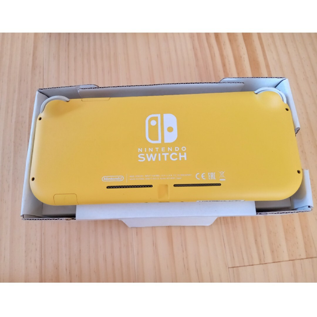 Nintendo Switch(ニンテンドースイッチ)のswitch 本体( 黄色)＆ソフト３本＆カバー付き エンタメ/ホビーのゲームソフト/ゲーム機本体(携帯用ゲーム機本体)の商品写真