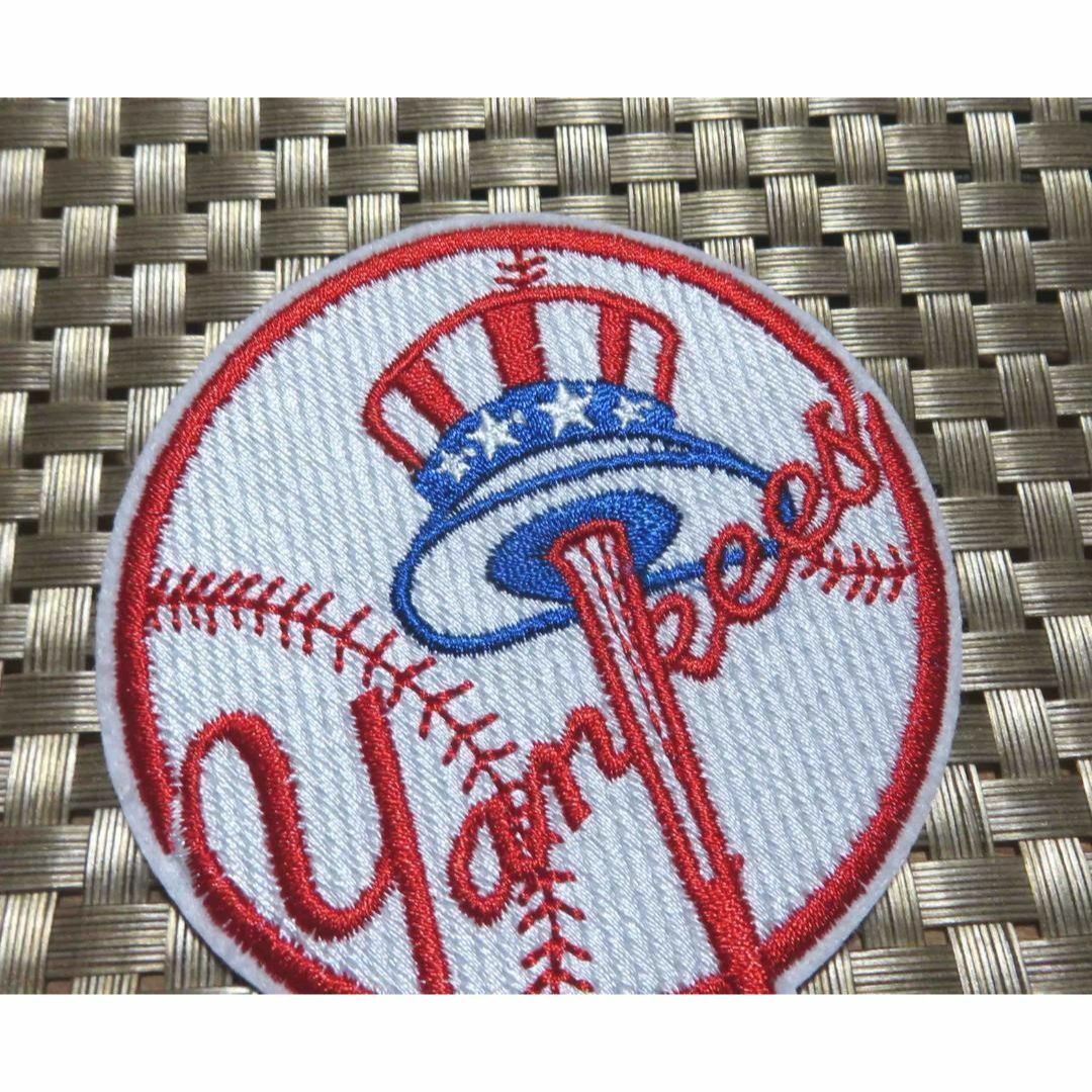 白赤NY帽子型◆観戦MLB ニューヨーク・ヤンキース野球ベースボール刺繍ワッペン スポーツ/アウトドアの野球(応援グッズ)の商品写真