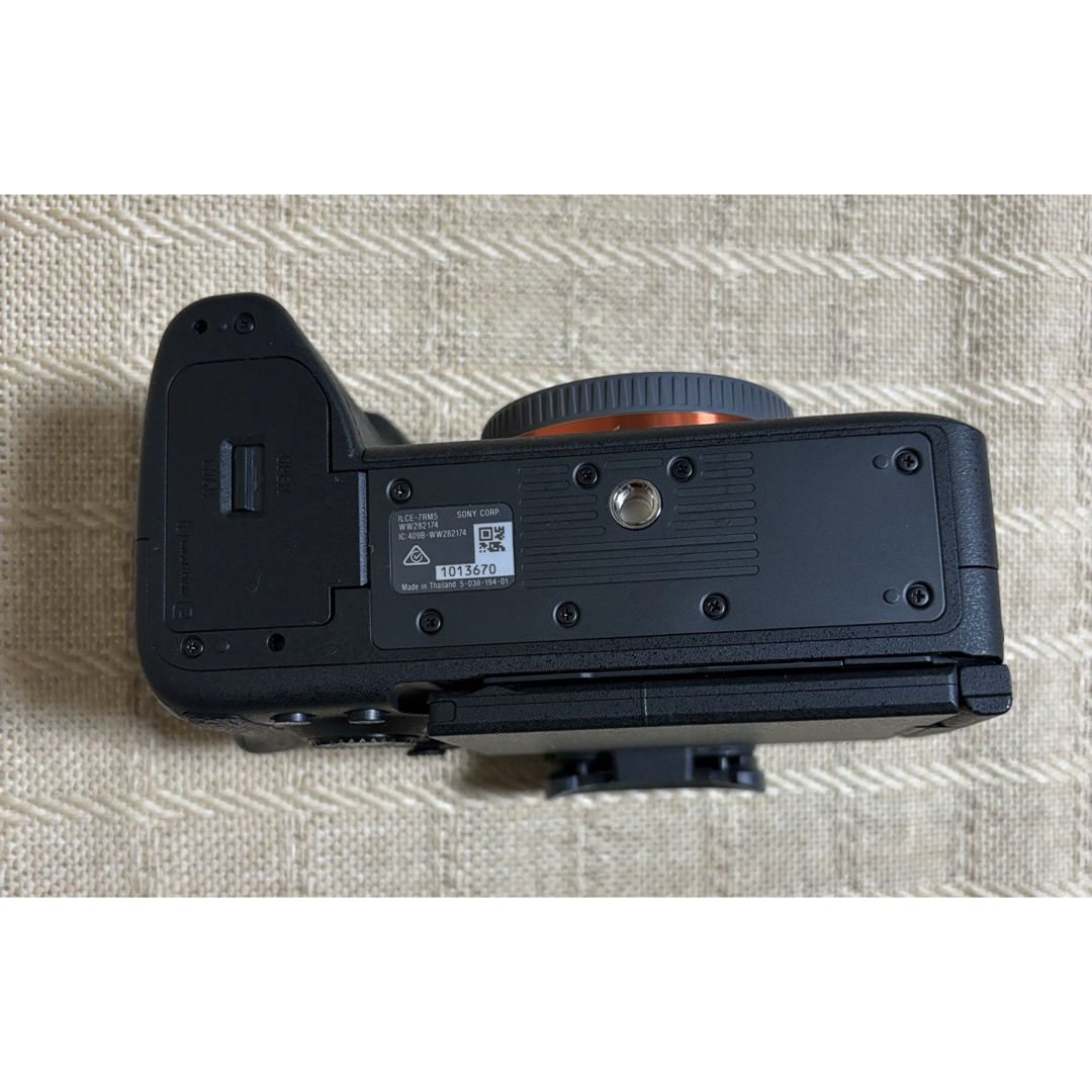 SONY(ソニー)のほぼ新品 2年保証書添付 Sony α7R5 ILCE-7RM5 スマホ/家電/カメラのカメラ(ミラーレス一眼)の商品写真
