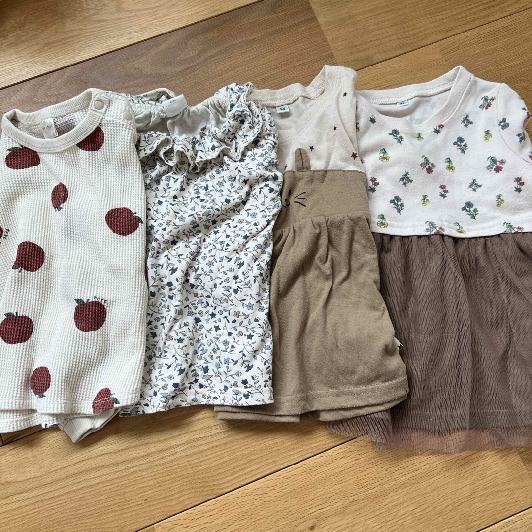 子供服　薄手長袖　サイズ９５ キッズ/ベビー/マタニティのキッズ服女の子用(90cm~)(Tシャツ/カットソー)の商品写真