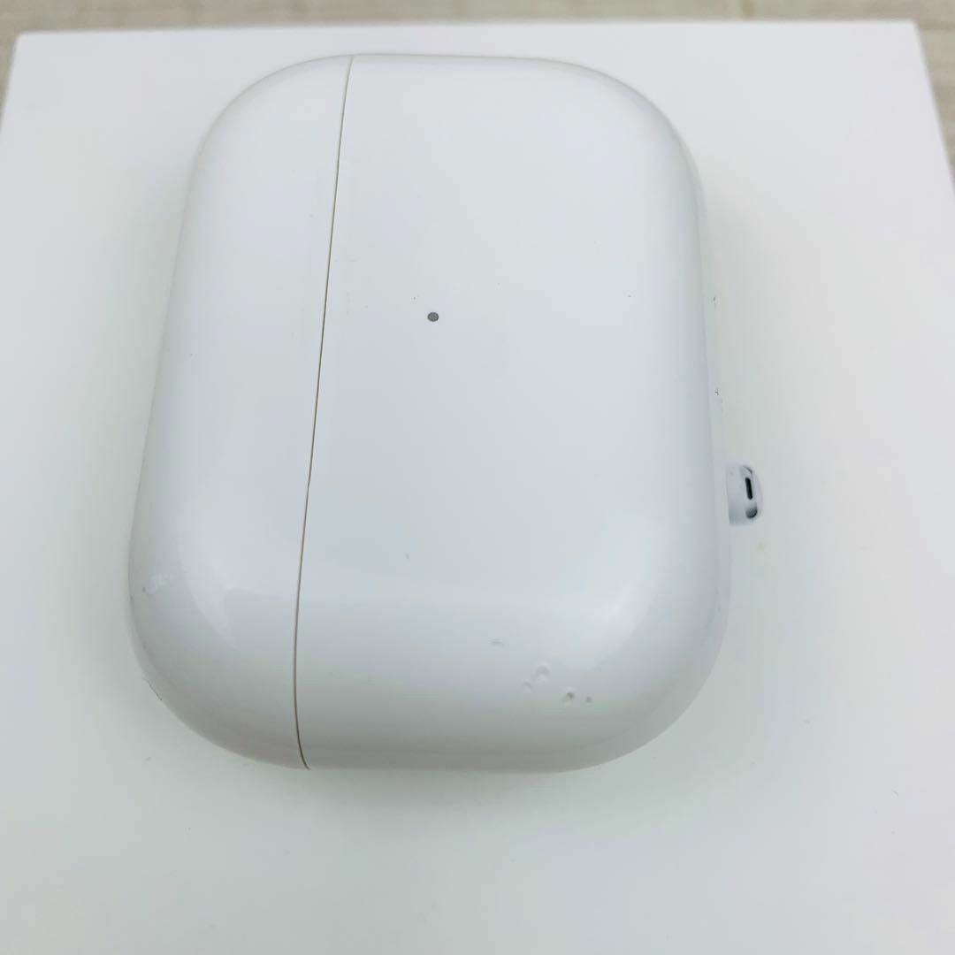 Apple(アップル)のApple AirPods Pro 第一世代 充電ケースのみ 国内正規品 スマホ/家電/カメラのオーディオ機器(ヘッドフォン/イヤフォン)の商品写真