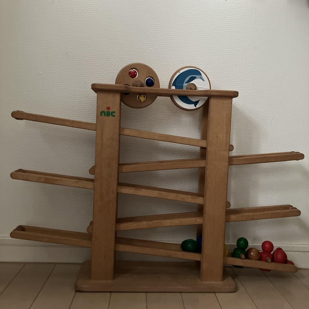 ニィキティキ　スロープ　木のおもちゃ キッズ/ベビー/マタニティのおもちゃ(知育玩具)の商品写真
