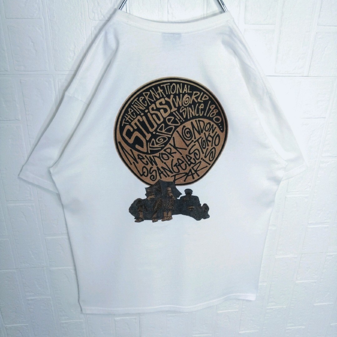 STUSSY(ステューシー)の《STUSSY/ステューシー》陰陽　ロゴ　アート　Tシャツ　バックプリント　黒 メンズのトップス(Tシャツ/カットソー(半袖/袖なし))の商品写真