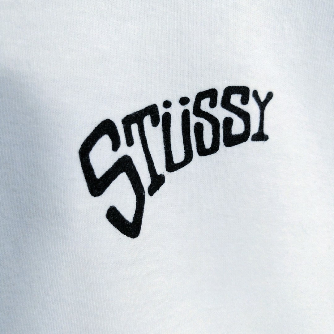 STUSSY(ステューシー)の《STUSSY/ステューシー》陰陽　ロゴ　アート　Tシャツ　バックプリント　黒 メンズのトップス(Tシャツ/カットソー(半袖/袖なし))の商品写真