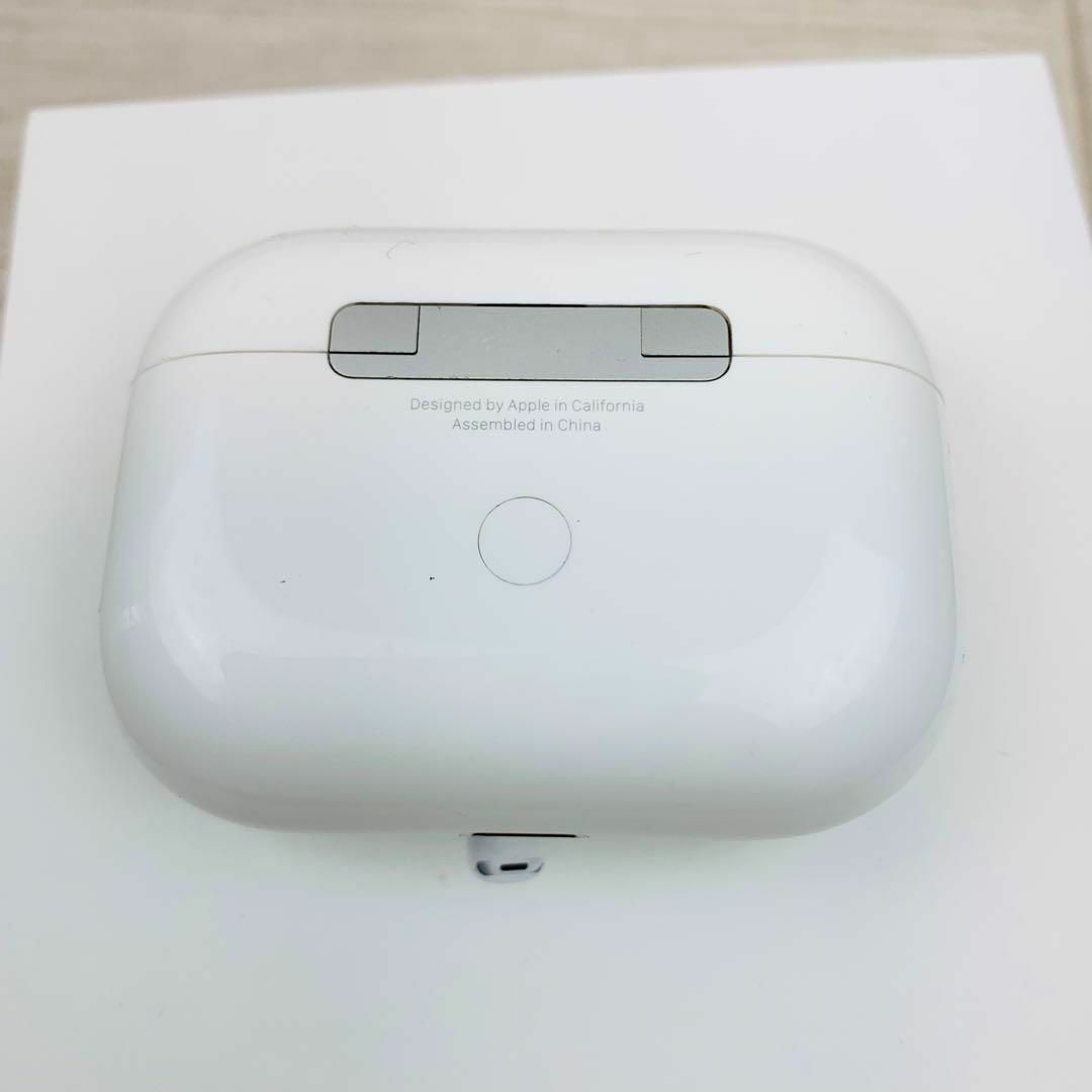 Apple(アップル)のアップル AirPods Pro 第一世代 充電ケース 国内正規品 スマホ/家電/カメラのオーディオ機器(ヘッドフォン/イヤフォン)の商品写真