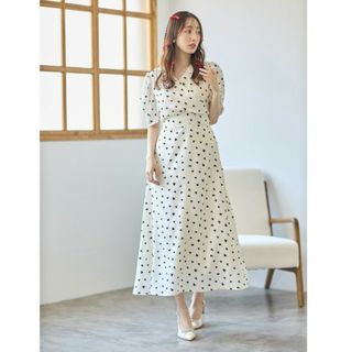 トッコクローゼット(TOCCO closet)の新品・ウエストりぼん付き袖口パール装飾ハートプリントカシュクールワンピース(ロングワンピース/マキシワンピース)