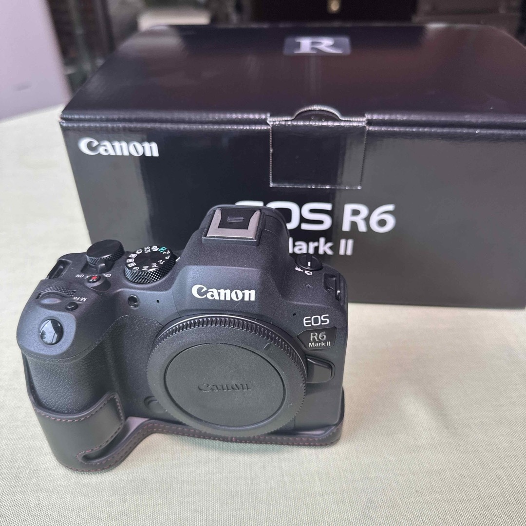 Canon EOS R6 Mark II EOS R6 MARK II ボディ スマホ/家電/カメラのカメラ(ミラーレス一眼)の商品写真