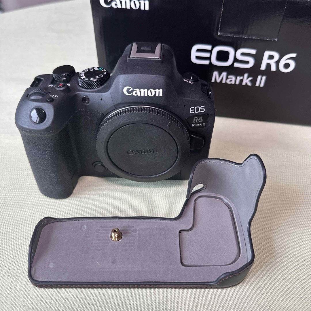 Canon EOS R6 Mark II EOS R6 MARK II ボディ スマホ/家電/カメラのカメラ(ミラーレス一眼)の商品写真