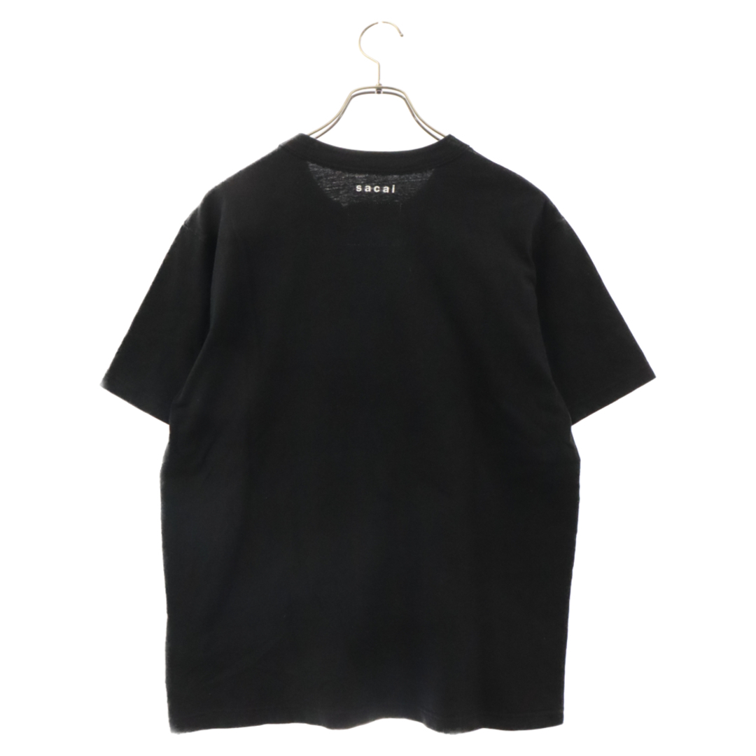 sacai(サカイ)のSacai サカイ 21AW ×KAWS フロントロゴ刺繍 ポケット半袖Tシャツ クルーネックカットソー 21-0285S ブラック メンズのトップス(Tシャツ/カットソー(半袖/袖なし))の商品写真