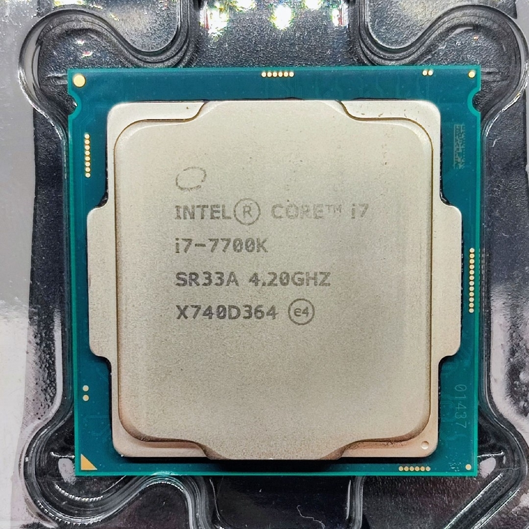 intel CPU core i7 7700k スマホ/家電/カメラのPC/タブレット(PCパーツ)の商品写真